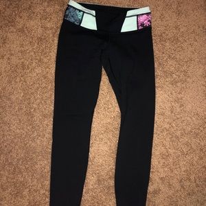 LULULEMON SZ 6 LEGGINGS